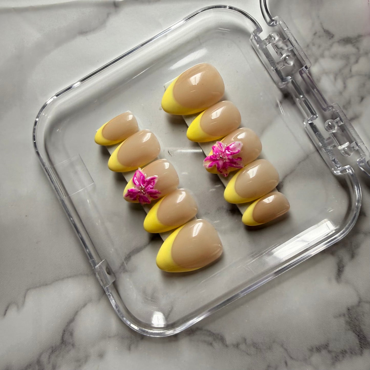 🌼 Lemon Blossom French Press-On Nails