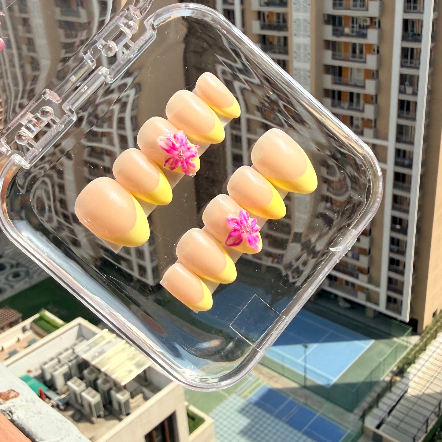 🌼 Lemon Blossom French Press-On Nails