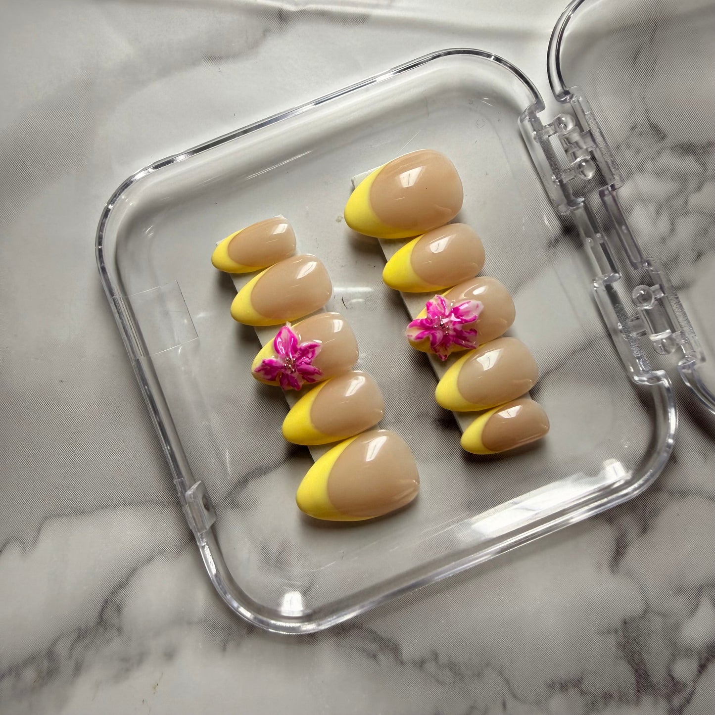 🌼 Lemon Blossom French Press-On Nails