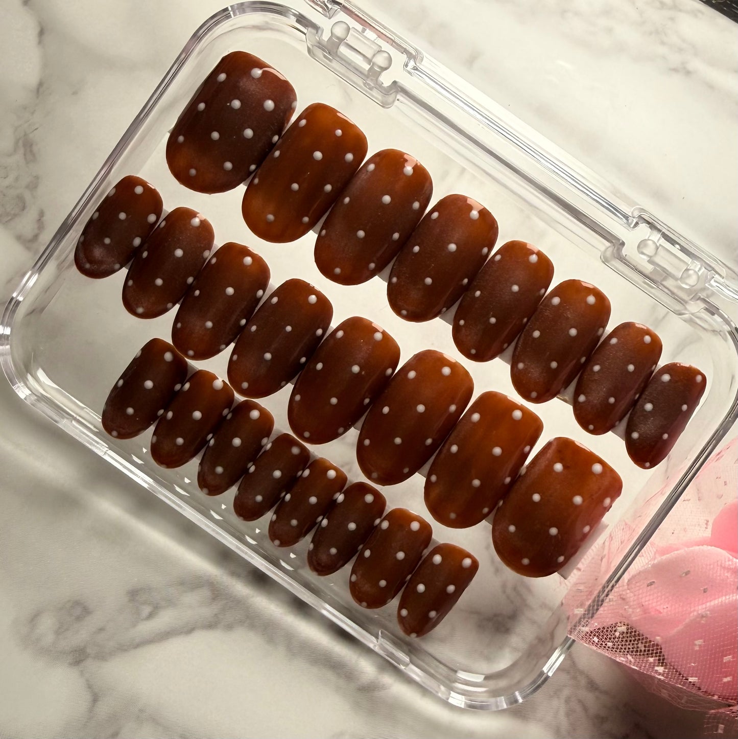 Chocolate Brown Silk Cat Eye Dot Press On Nails | Glossy Almond Set (universal )