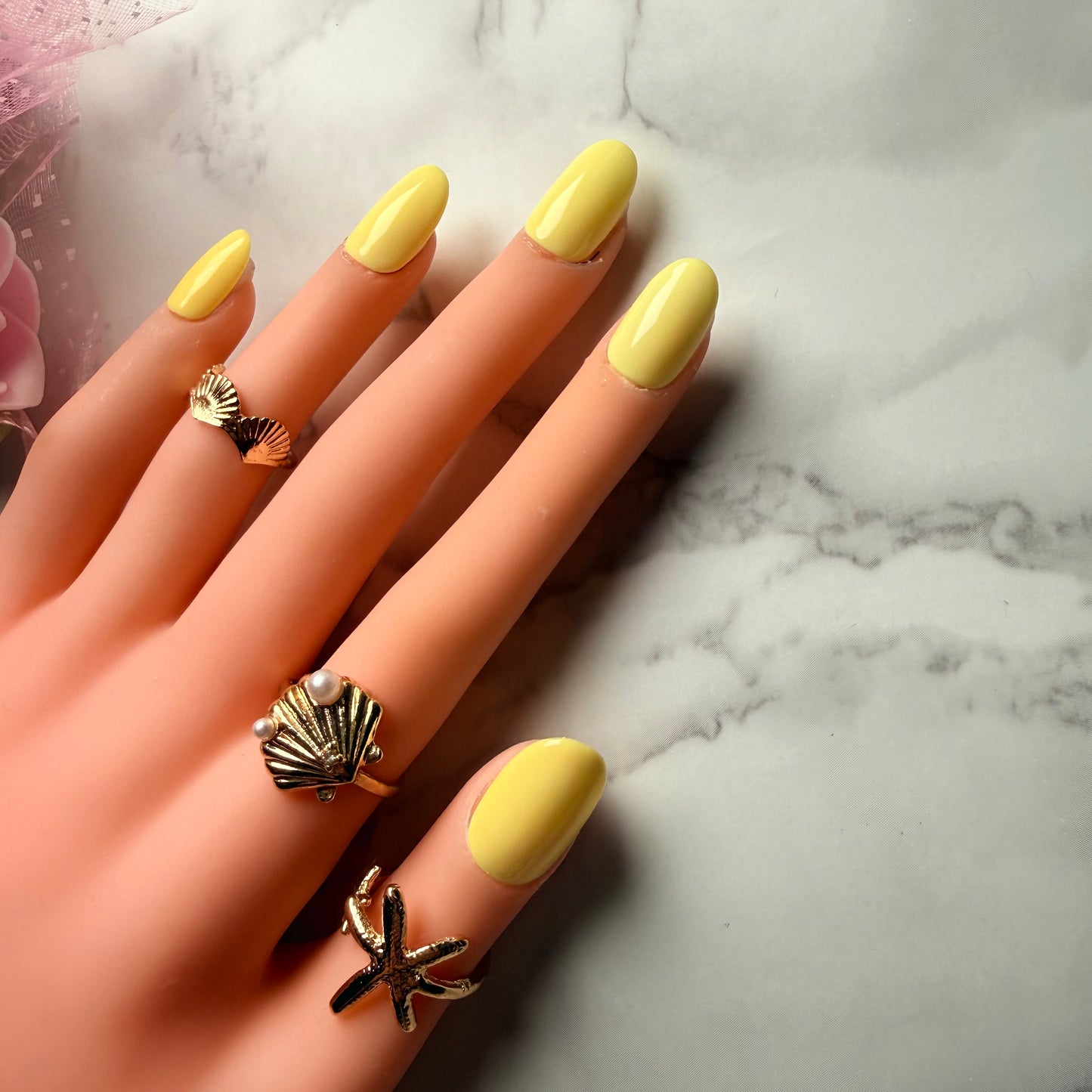 Lemon Sorbet | Glossy Round Press On Nails 💛 (10 nails)
