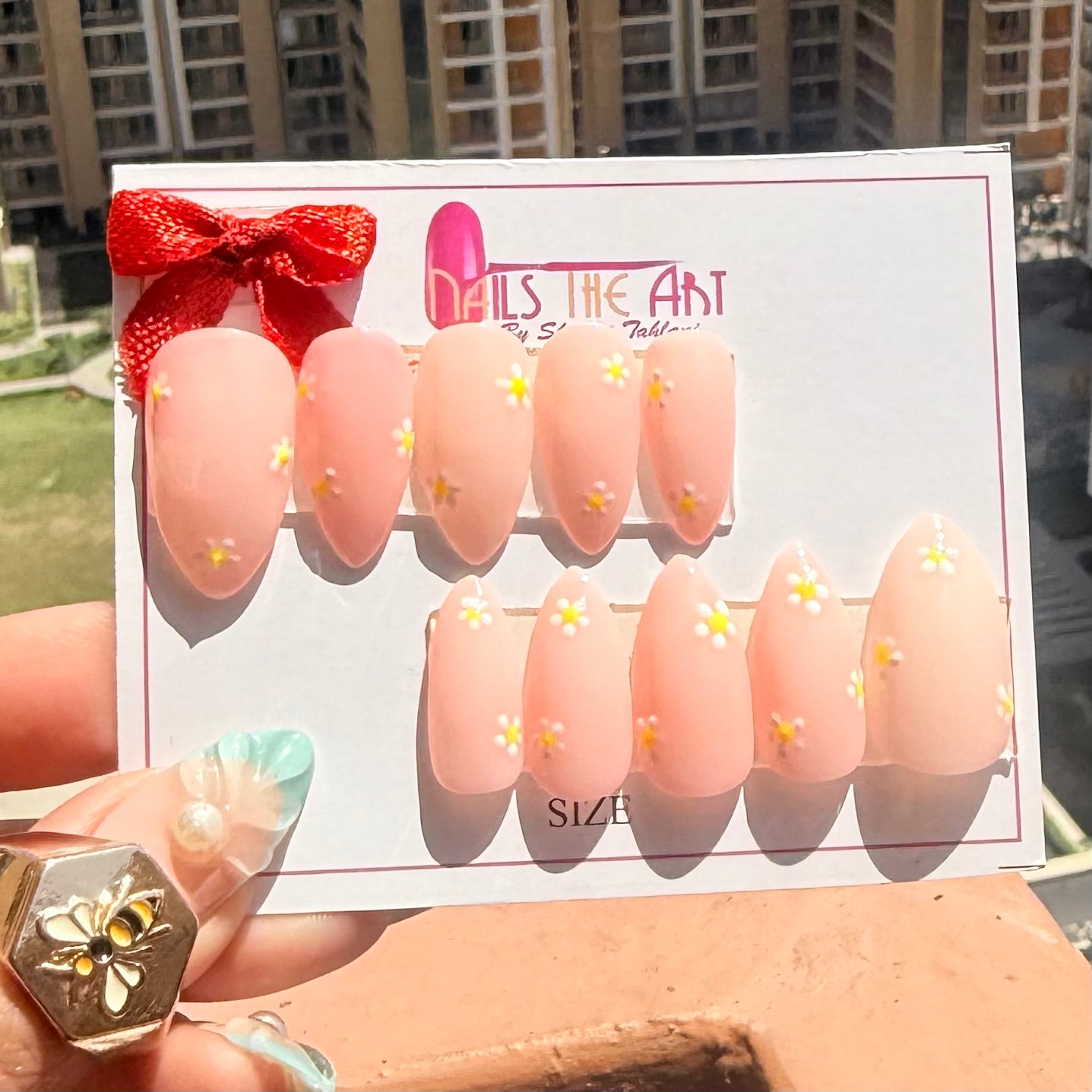 Blush Pink Glossy Daisy Press-On Nails | Soft Floral Nail Set ( 10 nails)