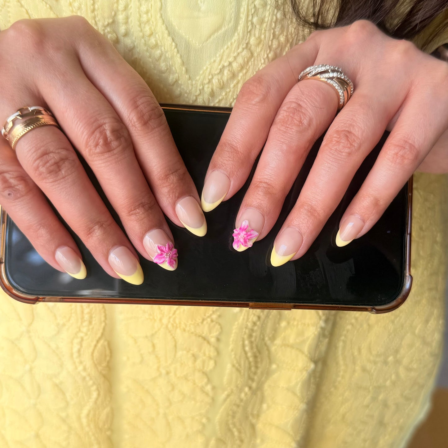 🌼 Lemon Blossom French Press-On Nails