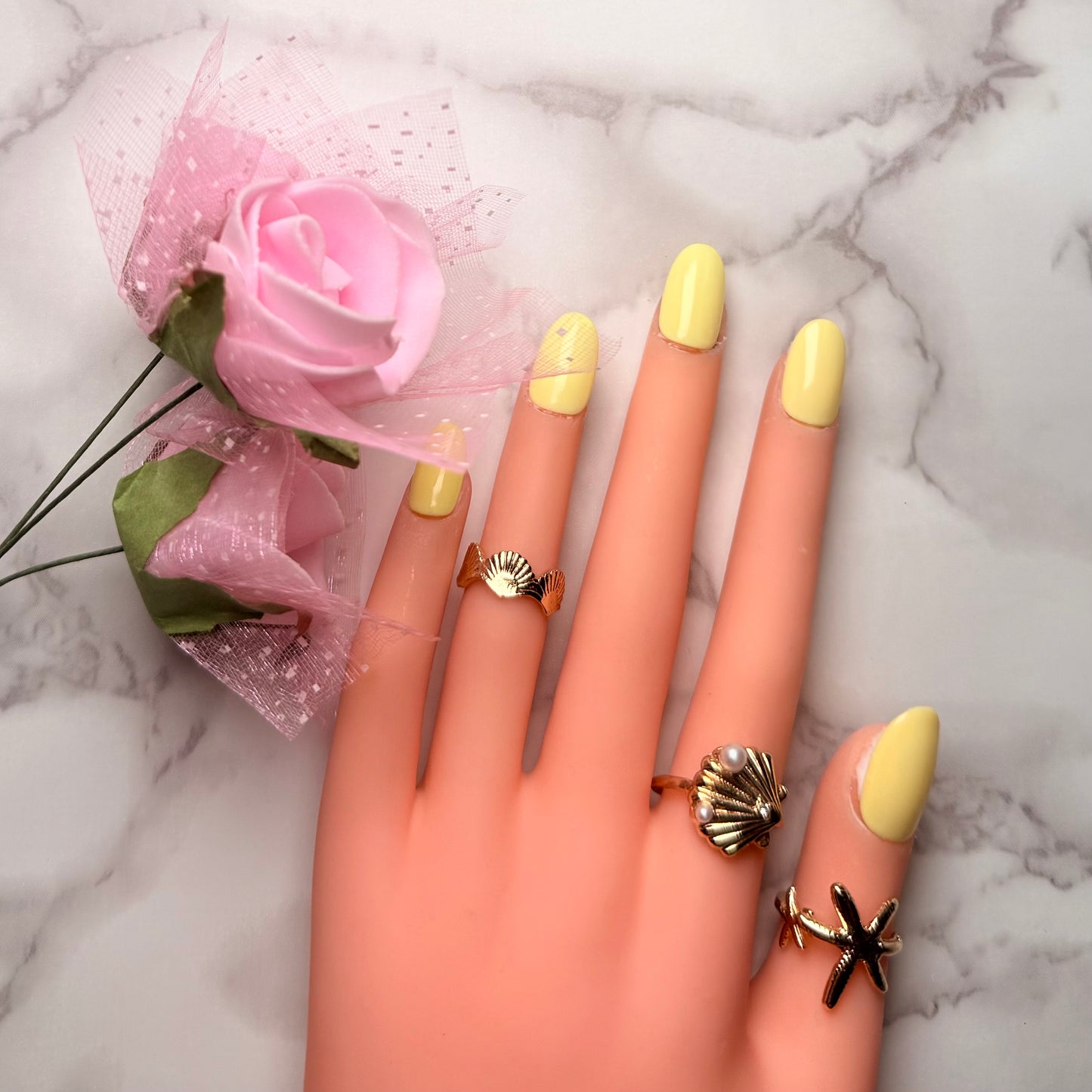Lemon Sorbet | Glossy Round Press On Nails 💛 (10 nails)