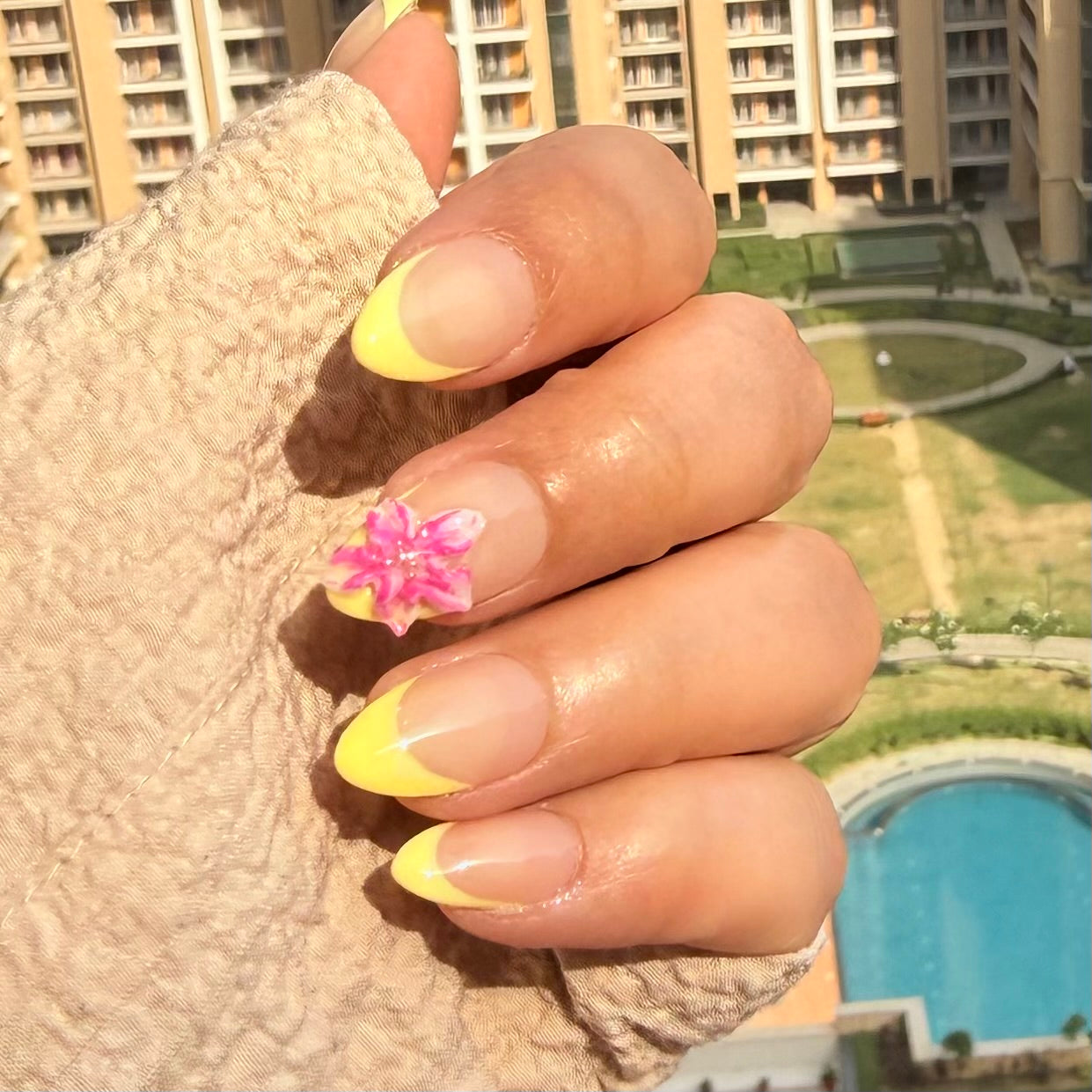 🌼 Lemon Blossom French Press-On Nails