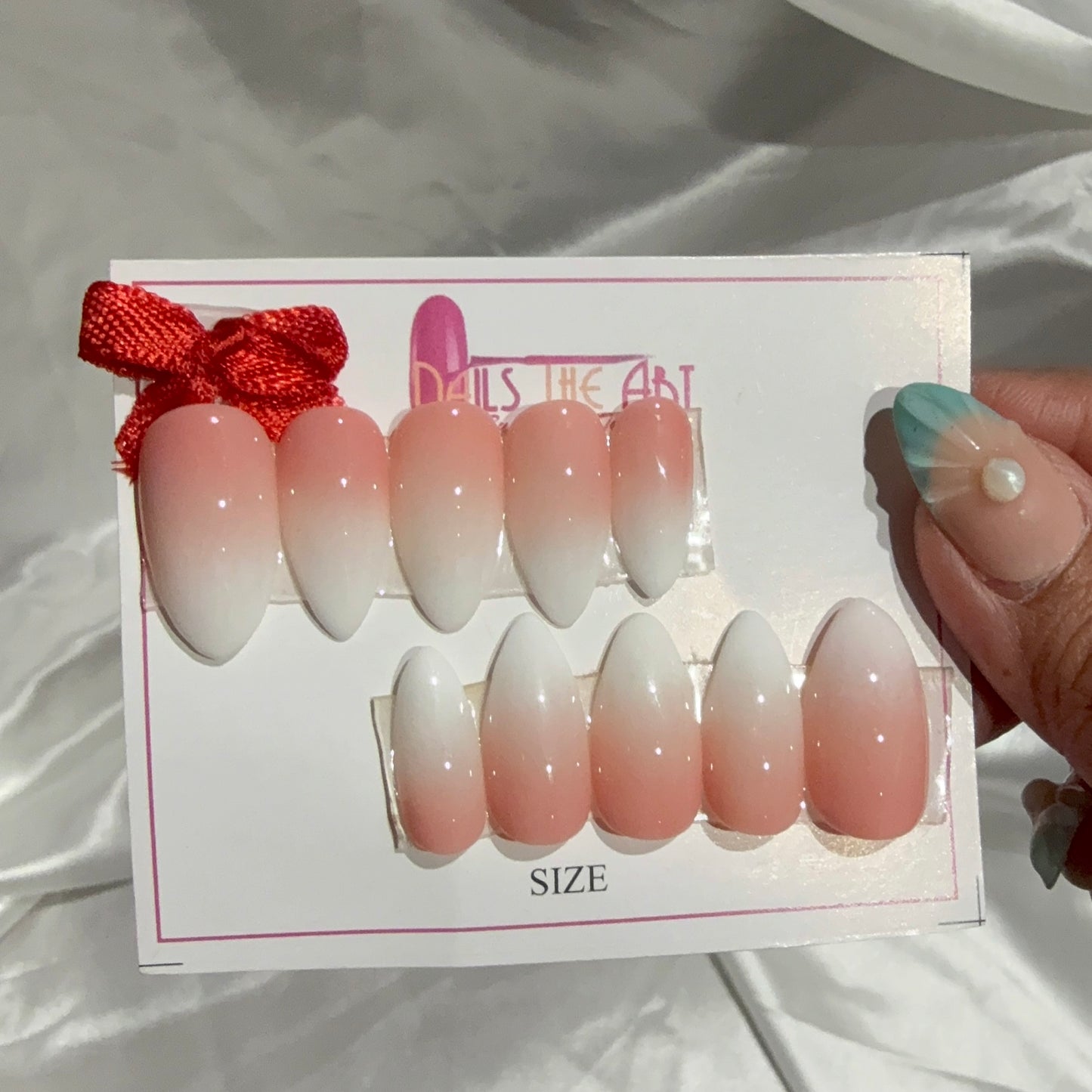 Peach Blush Ombre Press-On Nails – Glossy Minimal Luxe | Almond Shape