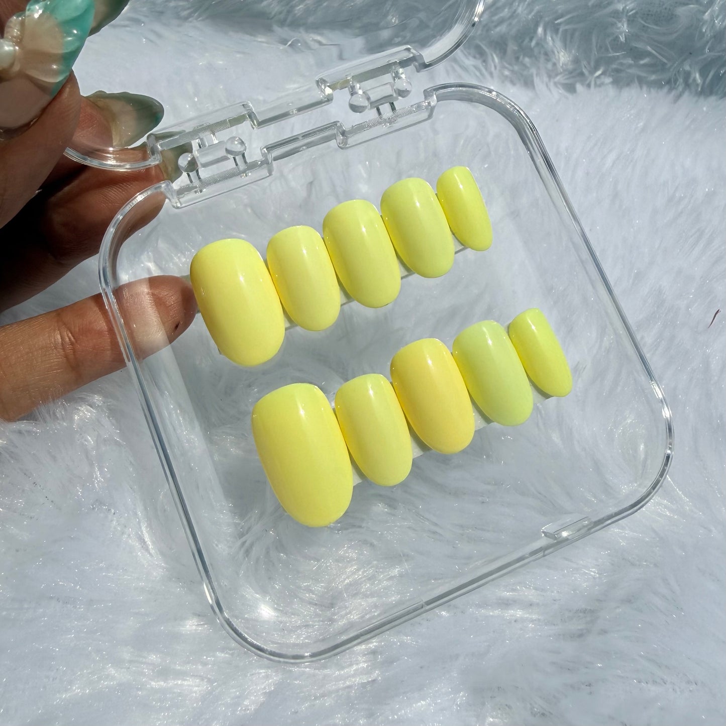 Lemon Sorbet | Glossy Round Press On Nails 💛 (10 nails)