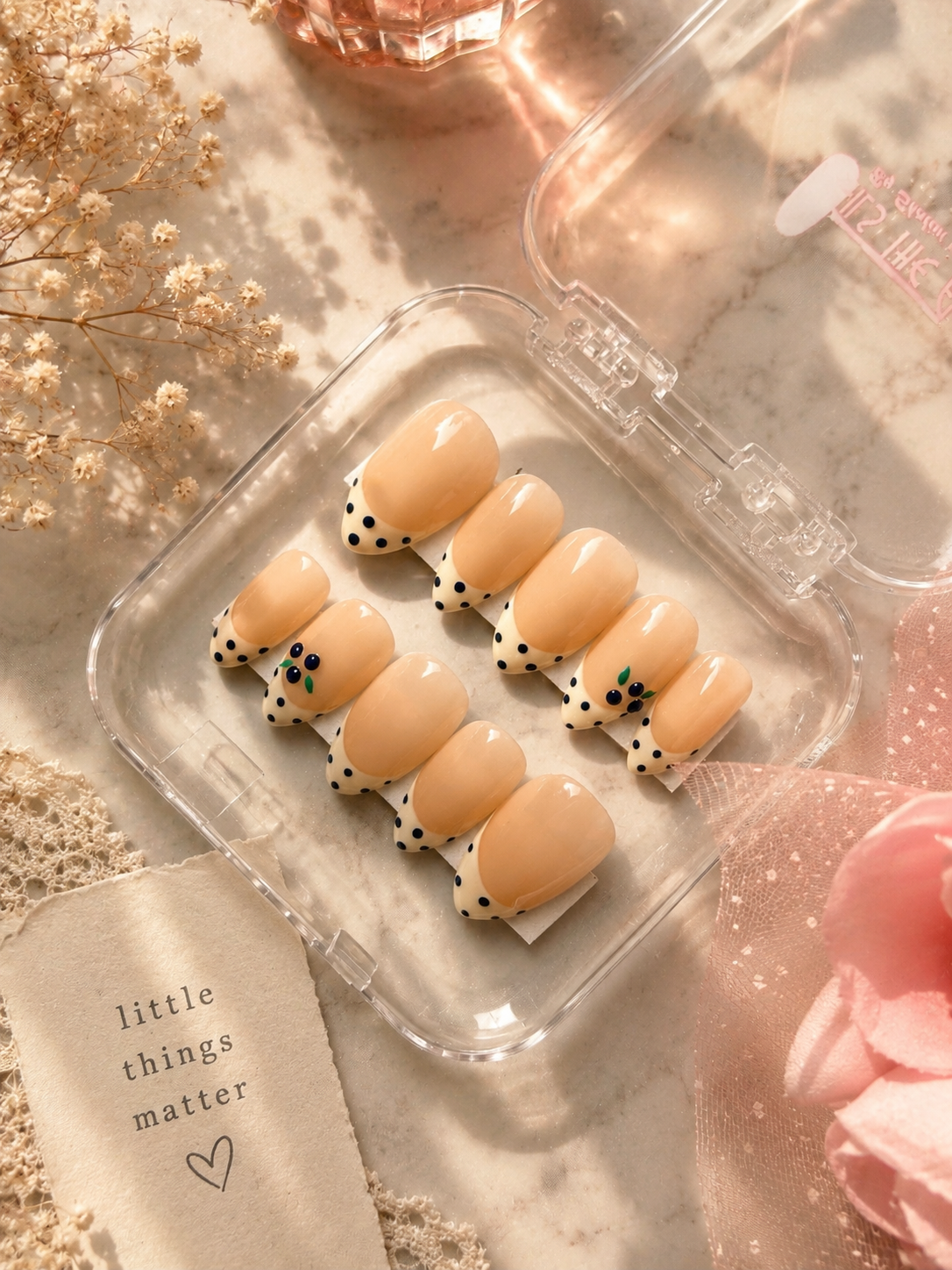 Blueberry Kiss Press On Nails (10 nails)