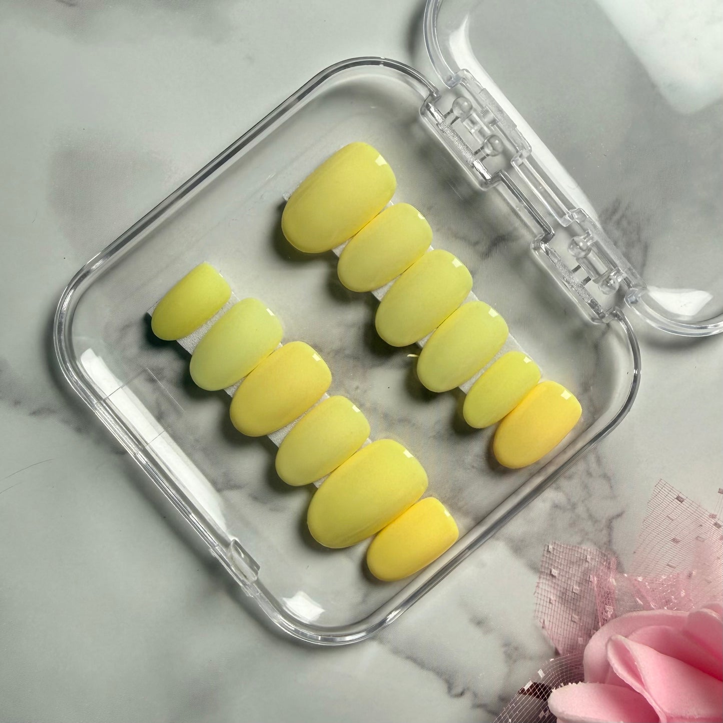 Lemon Sorbet | Glossy Round Press On Nails 💛 (12 nails)