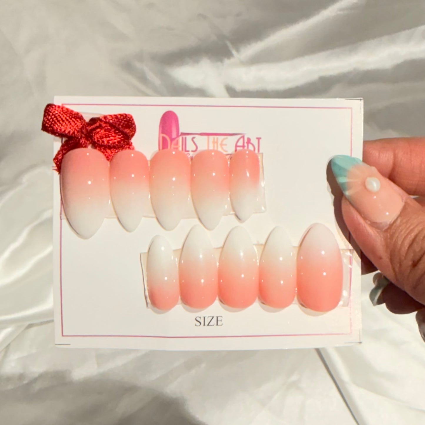 Peach Blush Ombre Press-On Nails – Glossy Minimal Luxe | Almond Shape