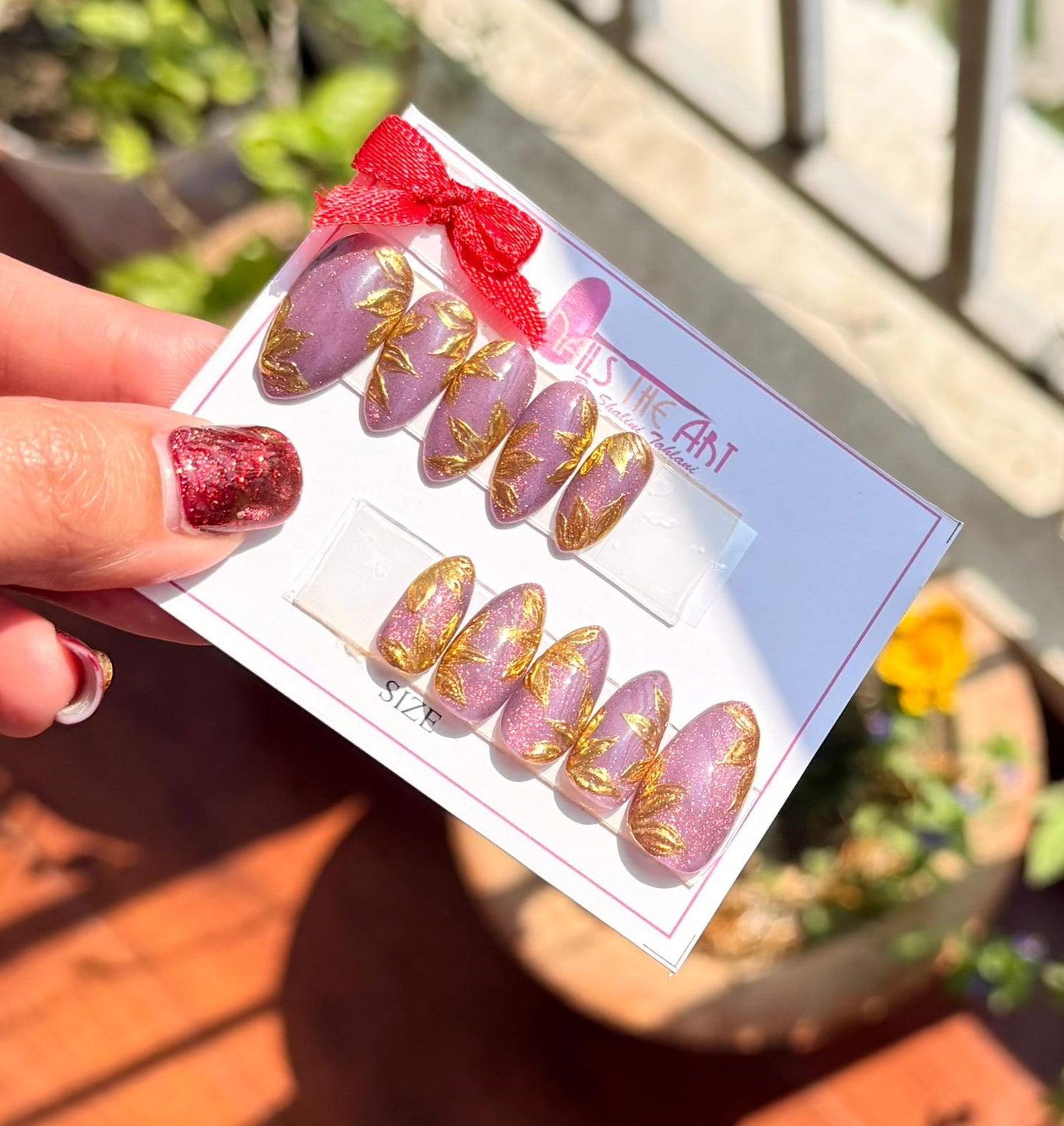 Mauve Cat Eye Gold Leaf Press On Nails – Almond Shape