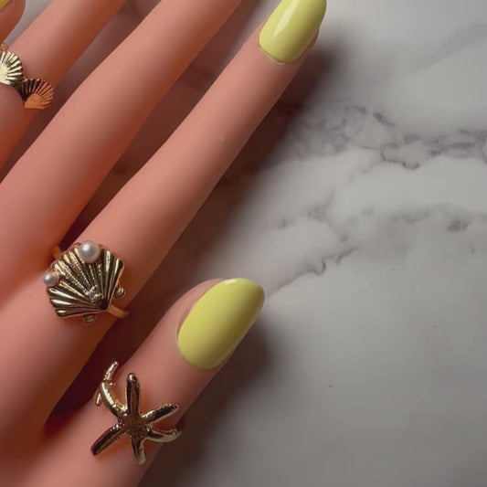 Lemon Sorbet | Glossy Round Press On Nails 💛 (12 nails)